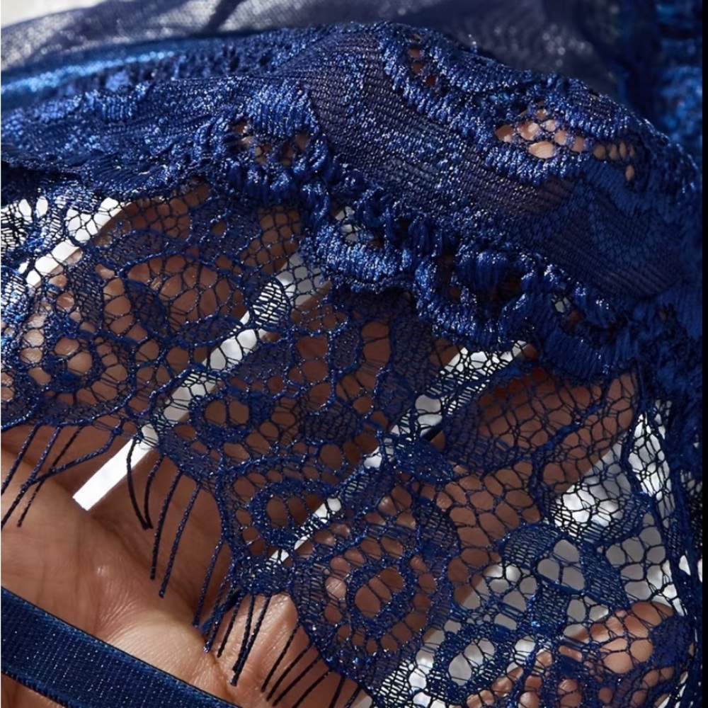 Elegant Navy Lace Bodysuit - Picture 4 of 6